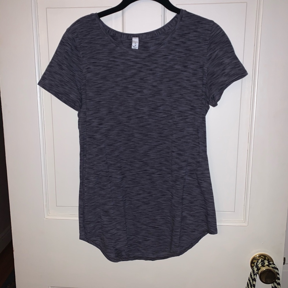 NWOT LULULEMON TEE